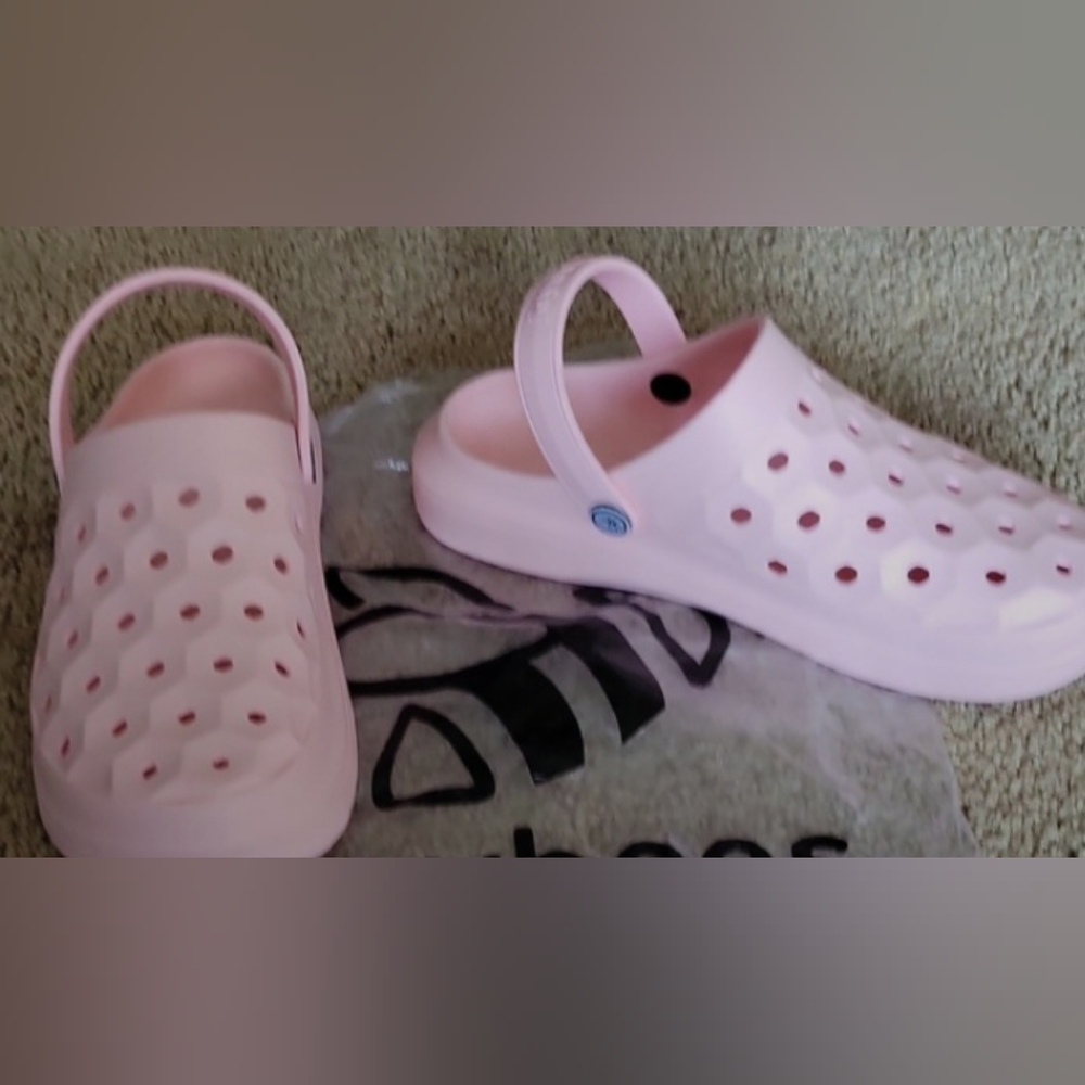 Joy bees clog